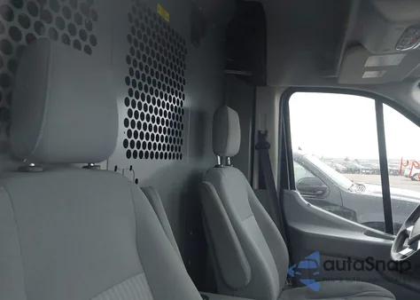 2015 Ford Transit-250 z USA, uszkodzony, nr VIN 1FTYR2CM4FKA84470